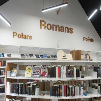 Cette photo landivisiau-mediatheque-signaletique-helenegerber (37).JPG, a été réduite de 96.89 % le Jeudi 27 Août 2026 à 14:08 par Emjysoft Photo Réducteur v6.0 à télécharger sur https://www.emjysoft.com/