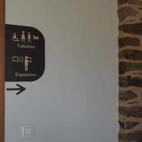 Cette photo guiclan-media-signaletique (10).JPG, a été réduite de 99.01 % le Jeudi 27 Août 2026 à 14:08 par Emjysoft Photo Réducteur v6.0 à télécharger sur https://www.emjysoft.com/