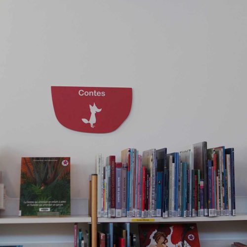 Cette photo helenegerber-guer-mediatheque-signaletique (37).JPG, a été réduite de 98.31 % le Vendredi 27 Juin 2025 à 11:06 par Emjysoft Photo Réducteur v6.0 à télécharger sur https://www.emjysoft.com/