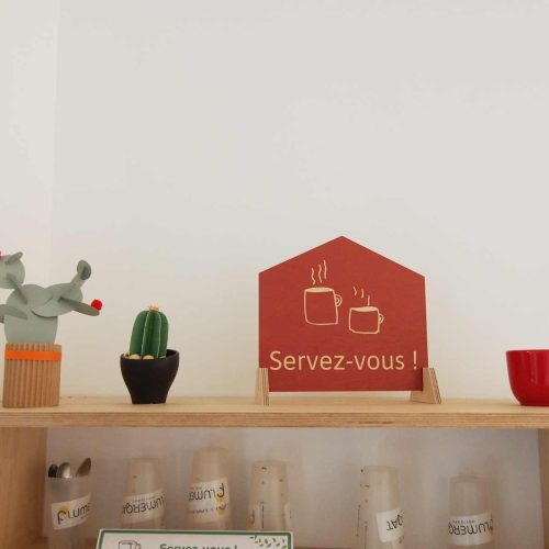 Cette photo helenegerber-signaletique-plumergat (42).JPG, a été réduite de 98.85 % le Vendredi 27 Juin 2025 à 12:06 par Emjysoft Photo Réducteur v6.0 à télécharger sur https://www.emjysoft.com/