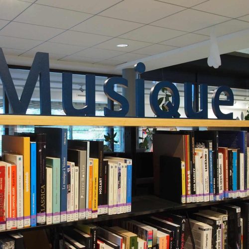 Cette photo lerheu-signaletique (24).JPG, a été réduite de 97.8 % le Vendredi 12 Décembre 2025 à 10:12 par Emjysoft Photo Réducteur v6.0 à télécharger sur https://www.emjysoft.com/