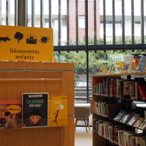 Cette photo lerheu-signaletique (29).JPG, a été réduite de 97.37 % le Vendredi 12 Décembre 2025 à 10:12 par Emjysoft Photo Réducteur v6.0 à télécharger sur https://www.emjysoft.com/