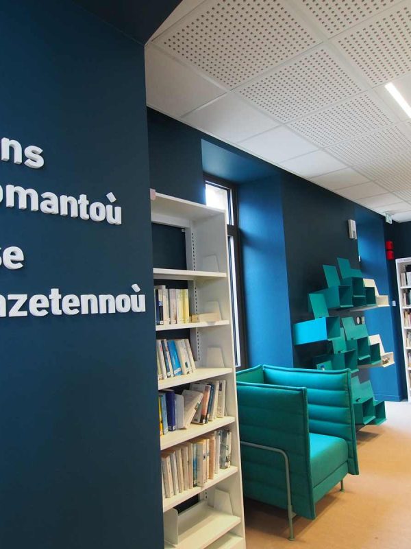 Cette photo plougasnou-media-signaletique-gerber (8).JPG, a été réduite de 98.15 % le Mardi 13 Octobre 2026 à 11:10 par Emjysoft Photo Réducteur v6.0 à télécharger sur https://www.emjysoft.com/