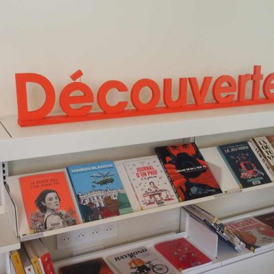 Cette photo valdoust-lepatio-signaletique-helenegerber (2).JPG, a été réduite de 98.65 % le Vendredi 12 Juin 2026 à 15:06 par Emjysoft Photo Réducteur v6.0 à télécharger sur https://www.emjysoft.com/